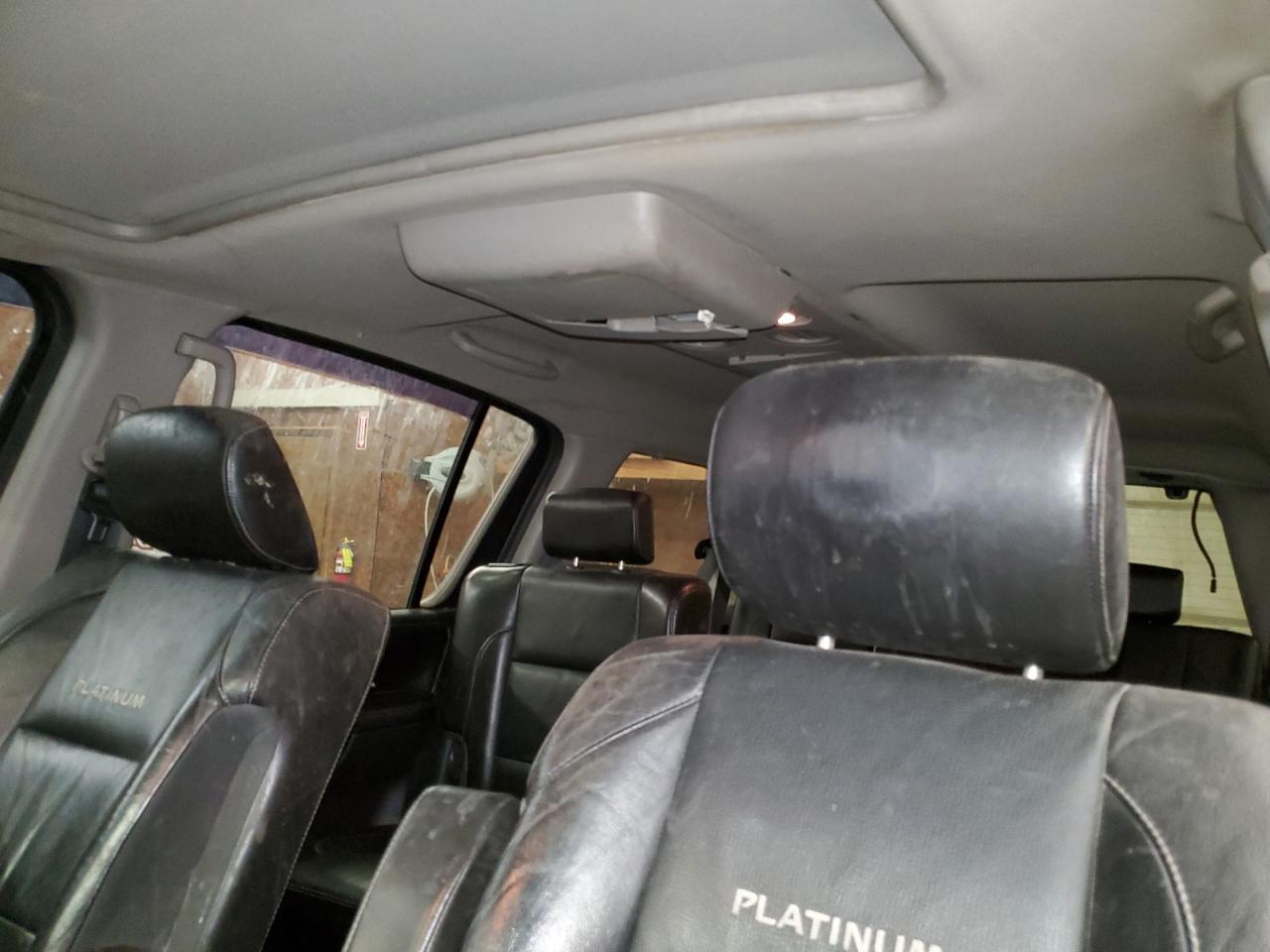 2010 Nissan Armada - Image 10