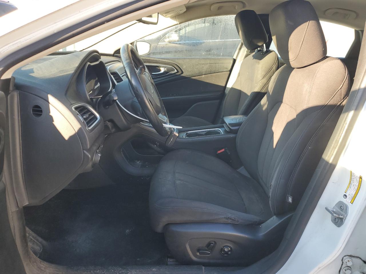 2015 Chrysler 200 - Image 7