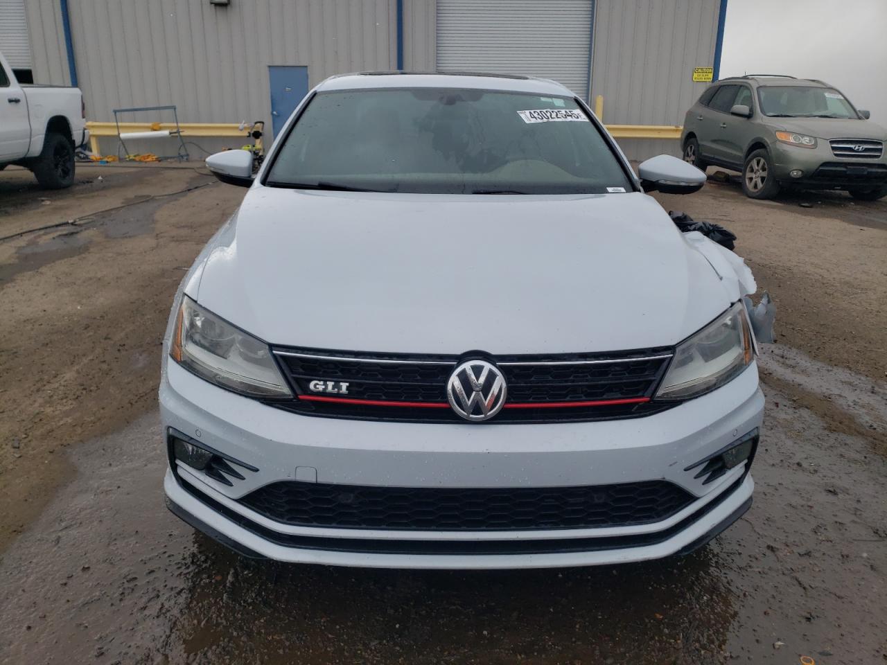 2017 Volkswagen Jetta - Image 5