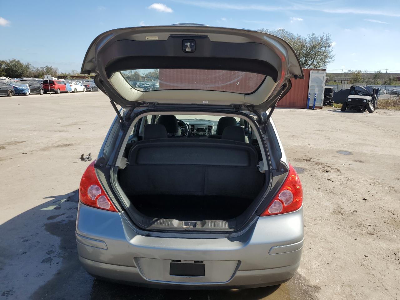 2012 Nissan Versa - Image 6
