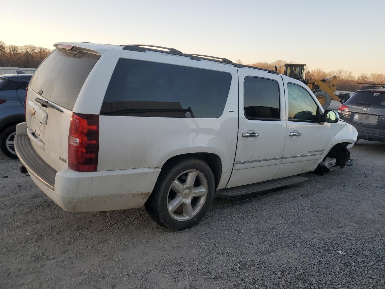 2009 Chevrolet Suburban - Image 3