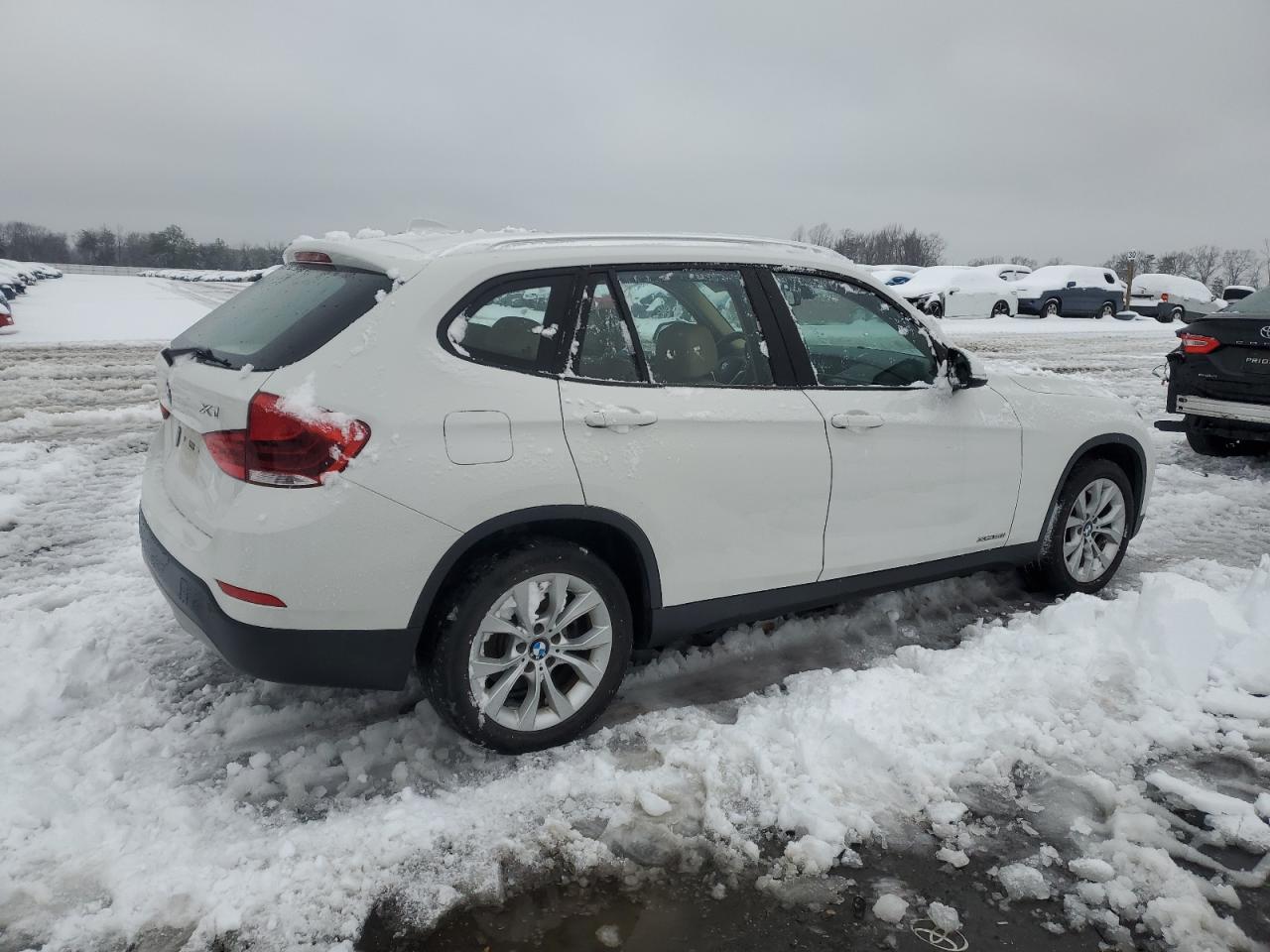 VIN WBAVL1C50EVY21584 2014 BMW X1 no.3