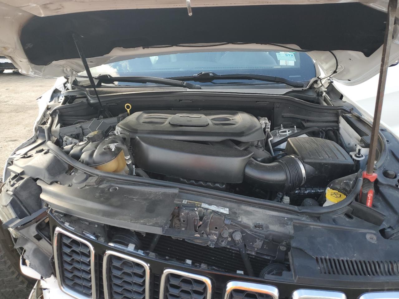 2019 Jeep Grand Cherokee - Image 12