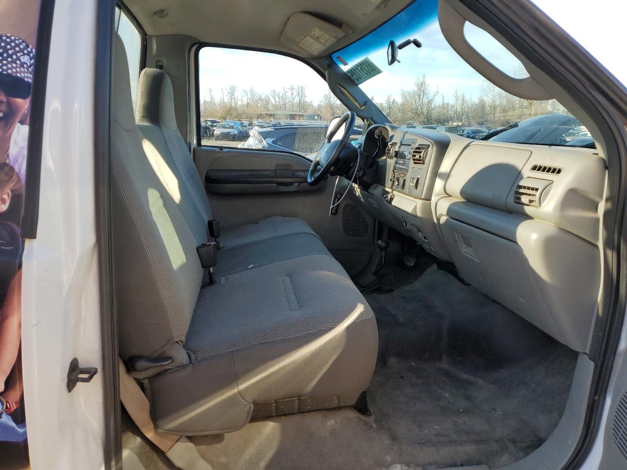 2006 Ford F350 - Image 10