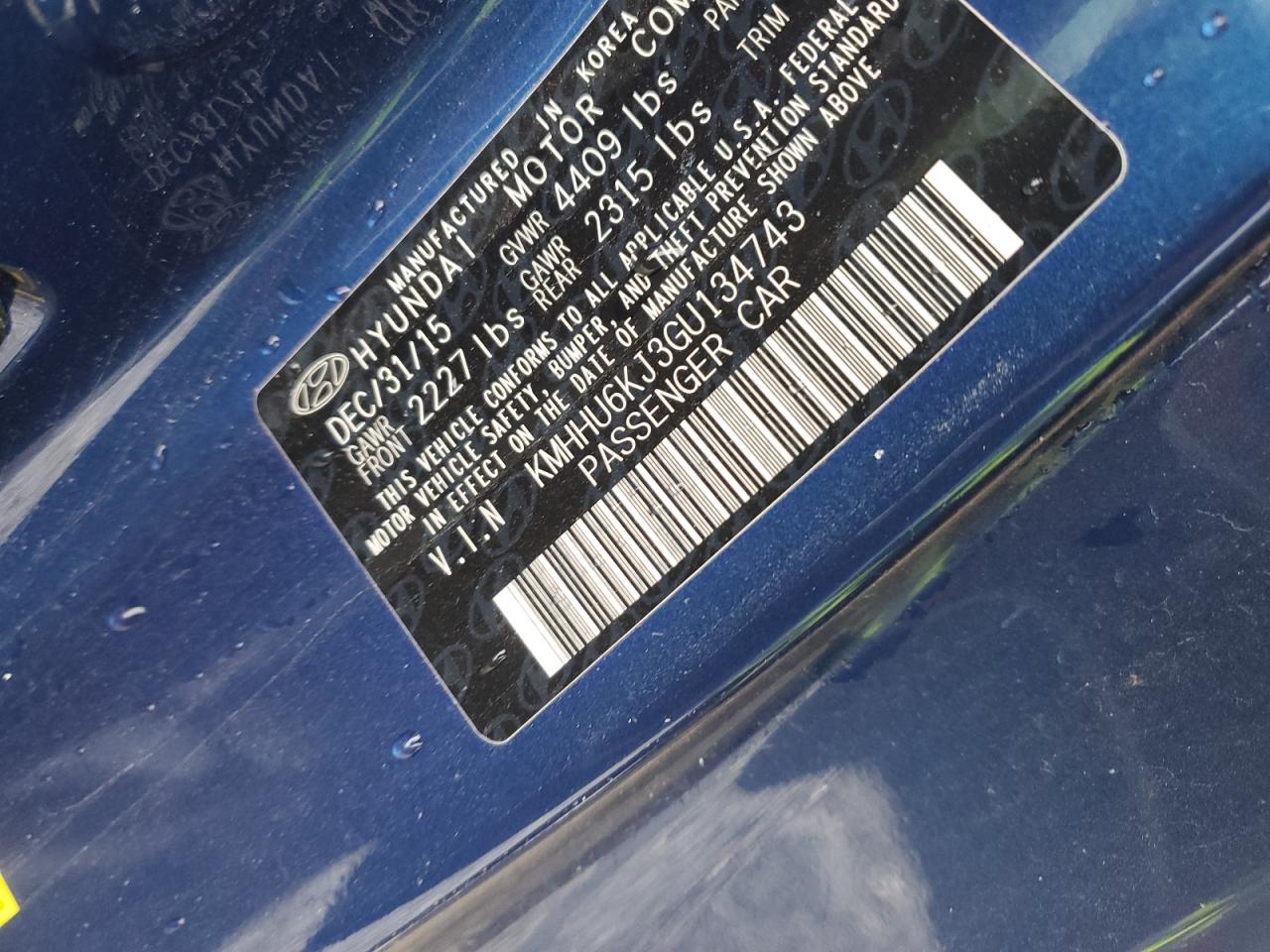2016 Hyundai Genesis - Image 12
