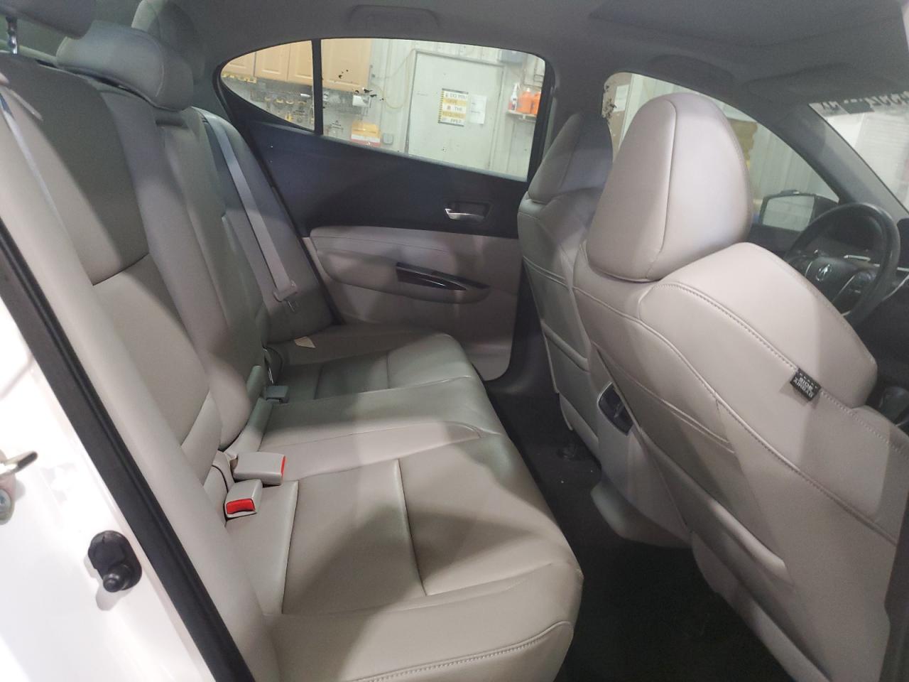 2016 Acura TLX - Image 10