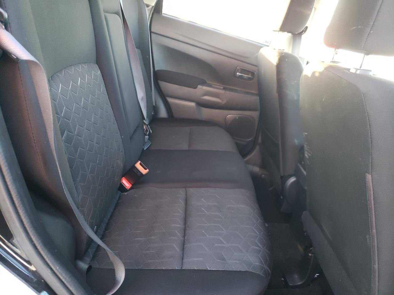2021 Mitsubishi Outlander - Image 11