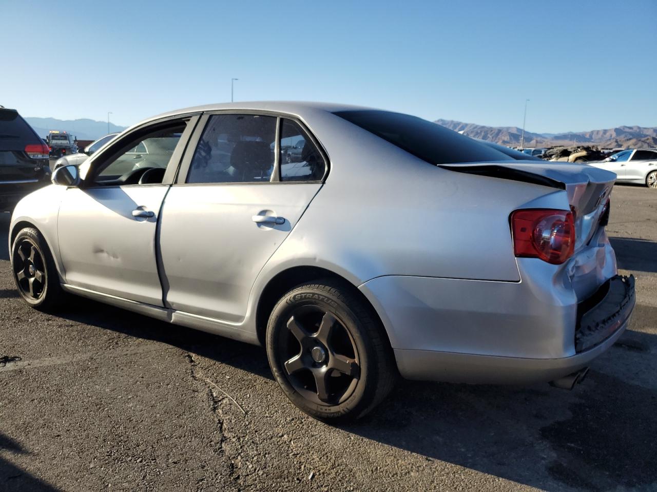 2006 Volkswagen Jetta - Image 2