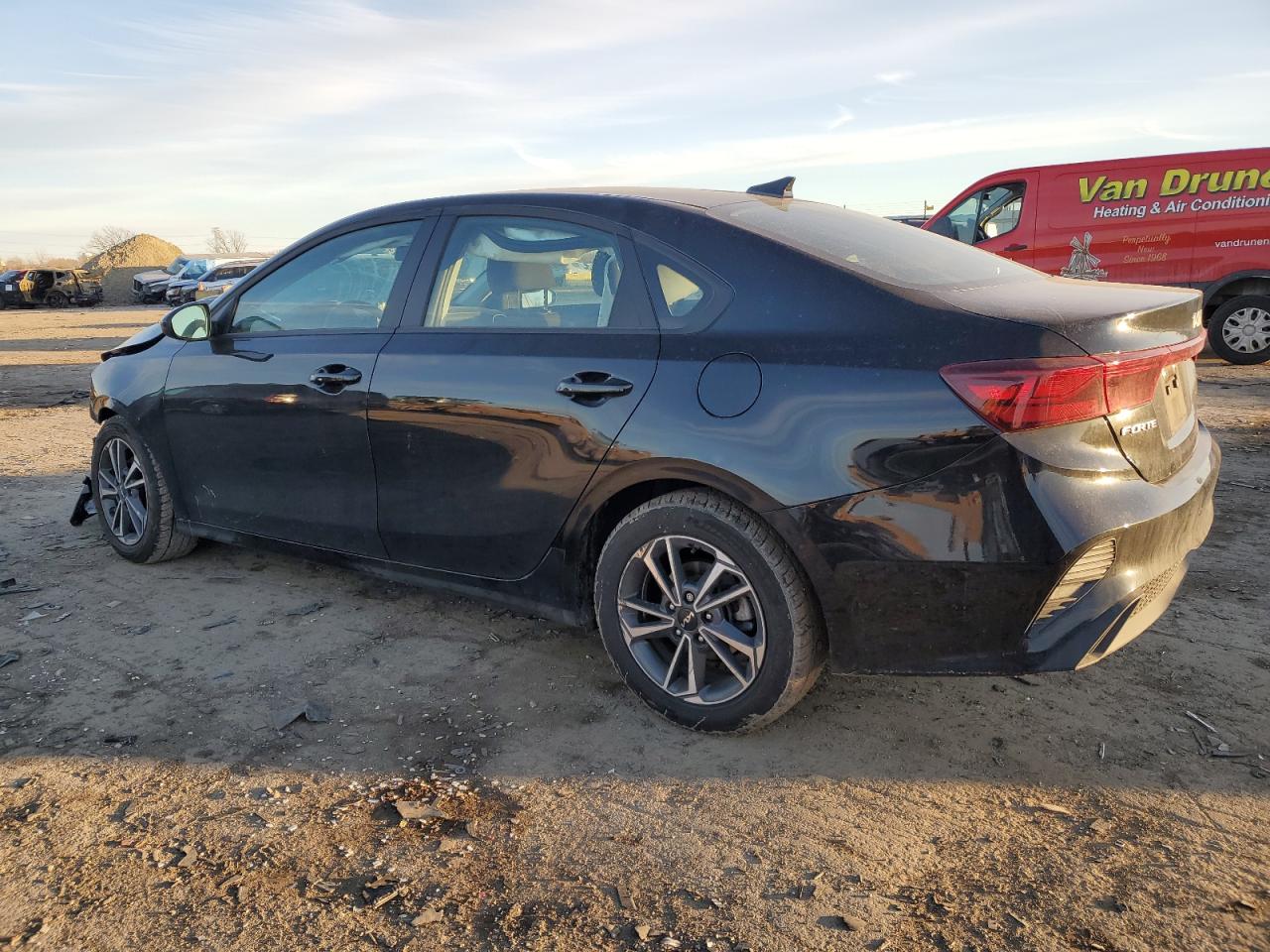 2023 Kia Forte - Image 2