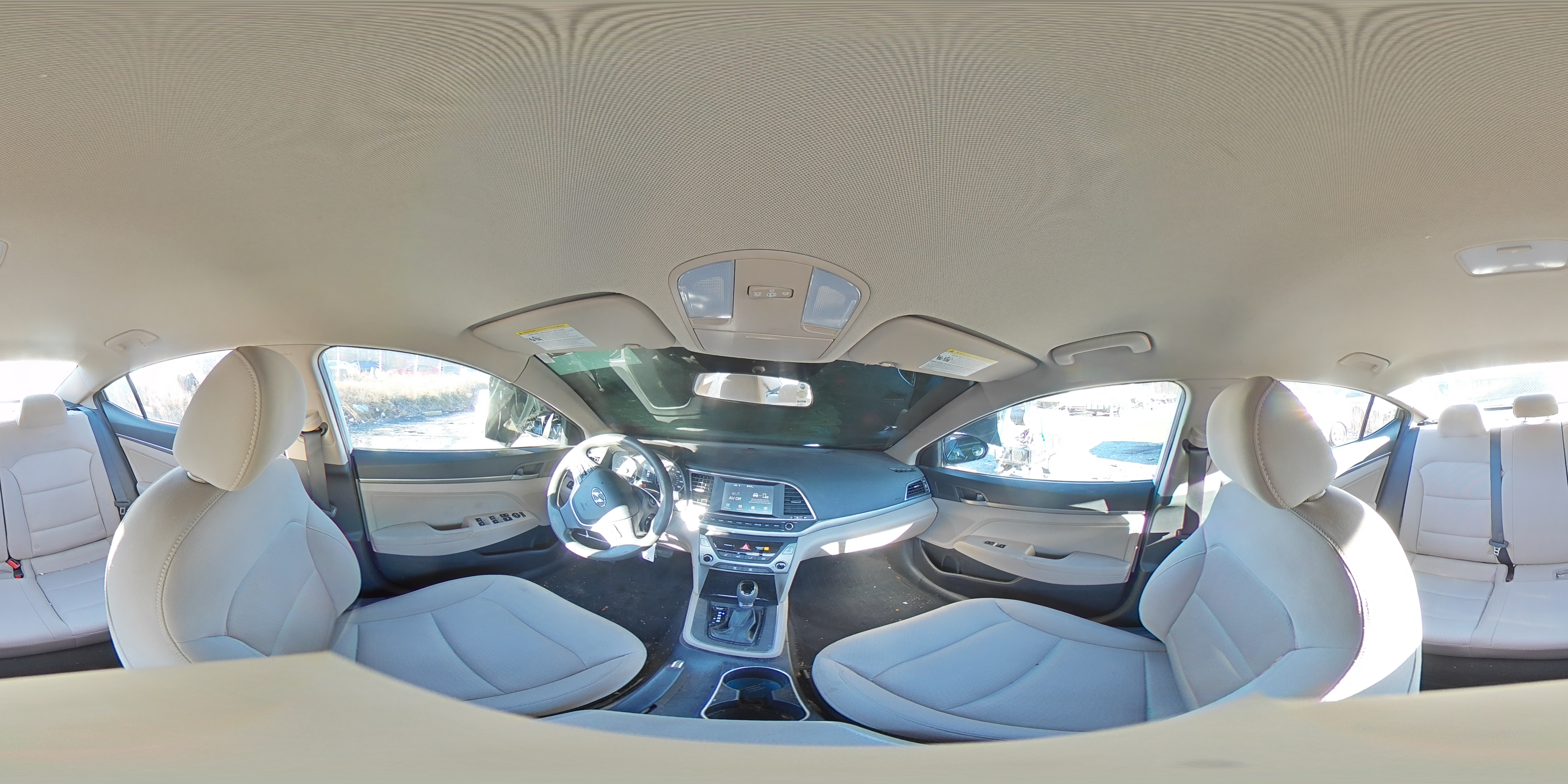 2018 Hyundai Elantra - Image 12