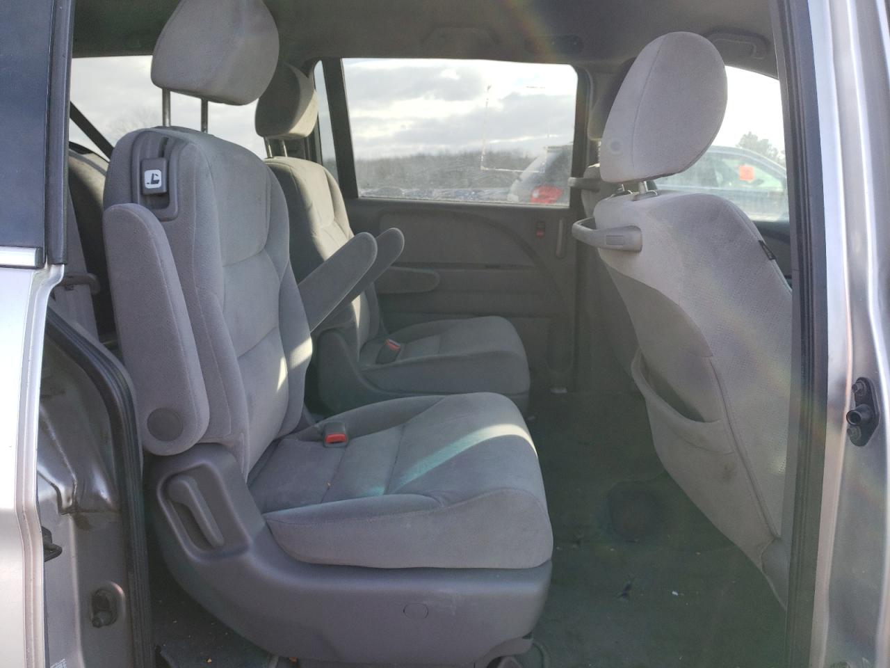 2010 Honda Odyssey - Image 11