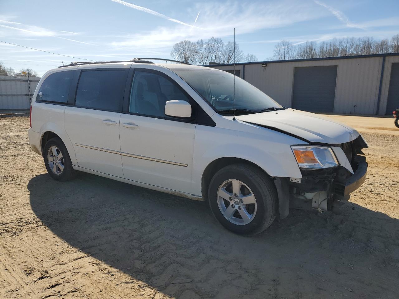 2010 Dodge Caravan - Image 4