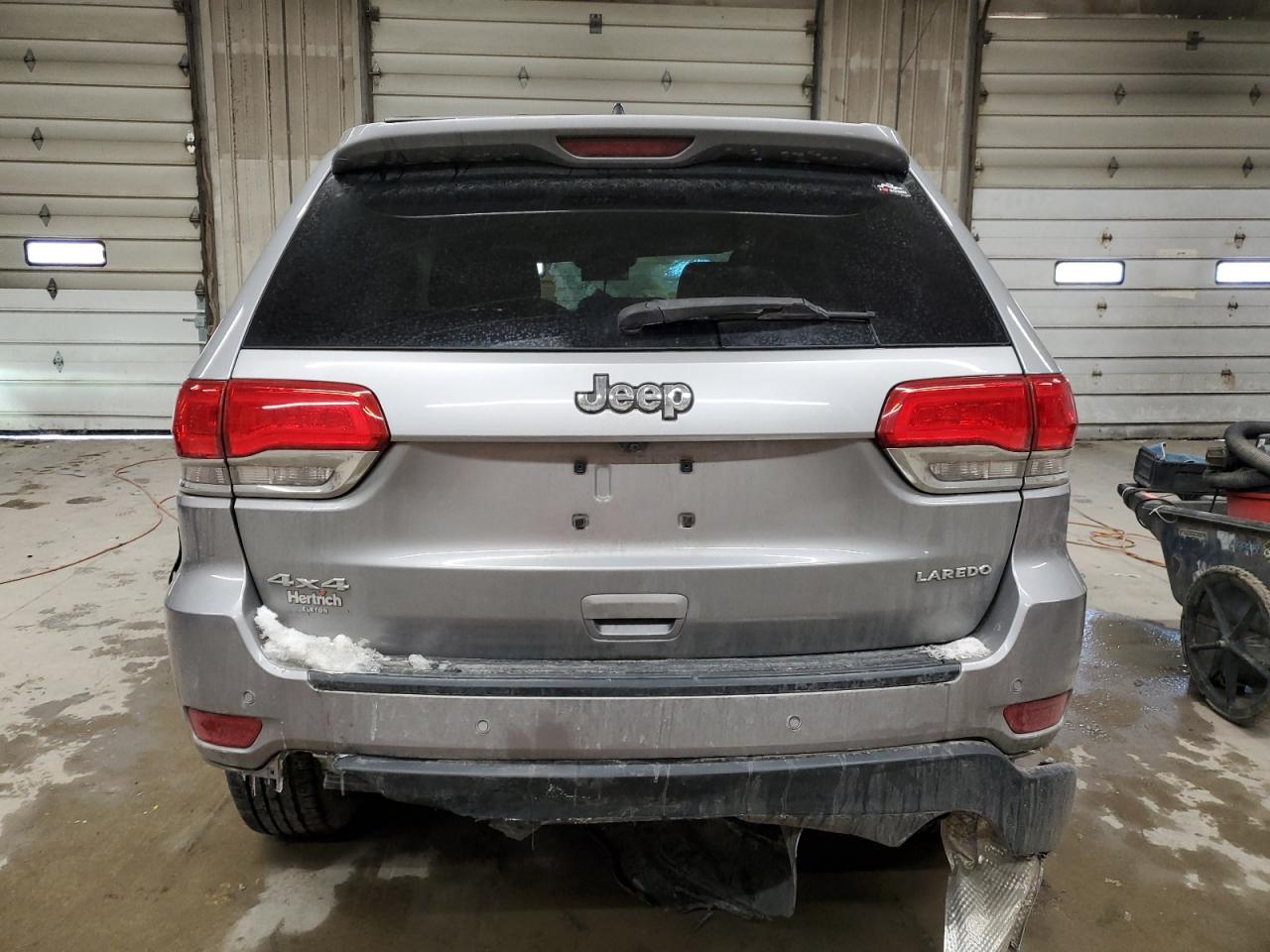2017 Jeep Grand Cherokee - Image 6
