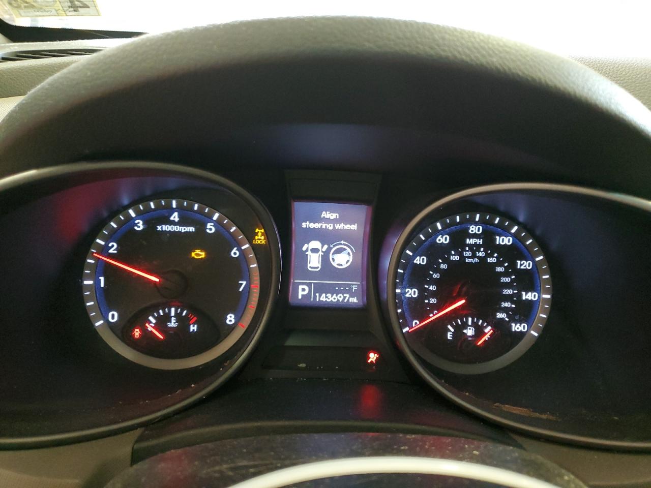 2016 Hyundai Santa Fe - Image 9