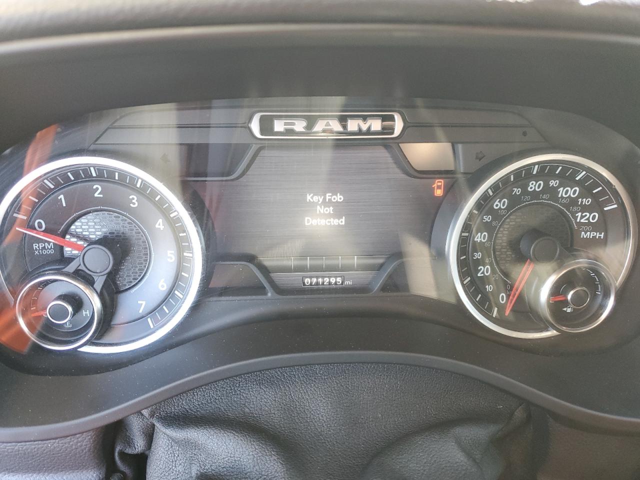 2019 RAM 1500 - Image 9