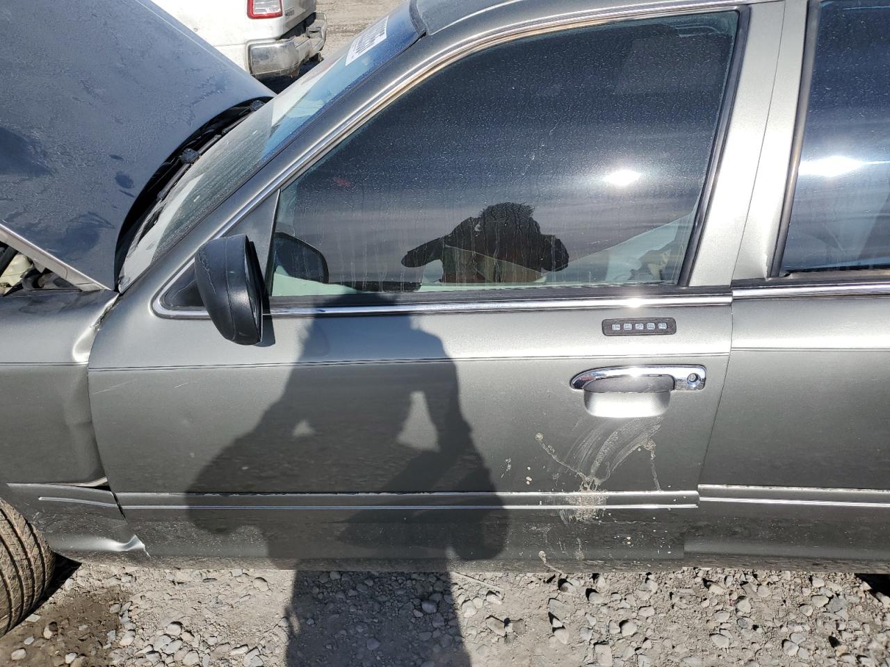 2004 Ford Crown Victoria - Image 7