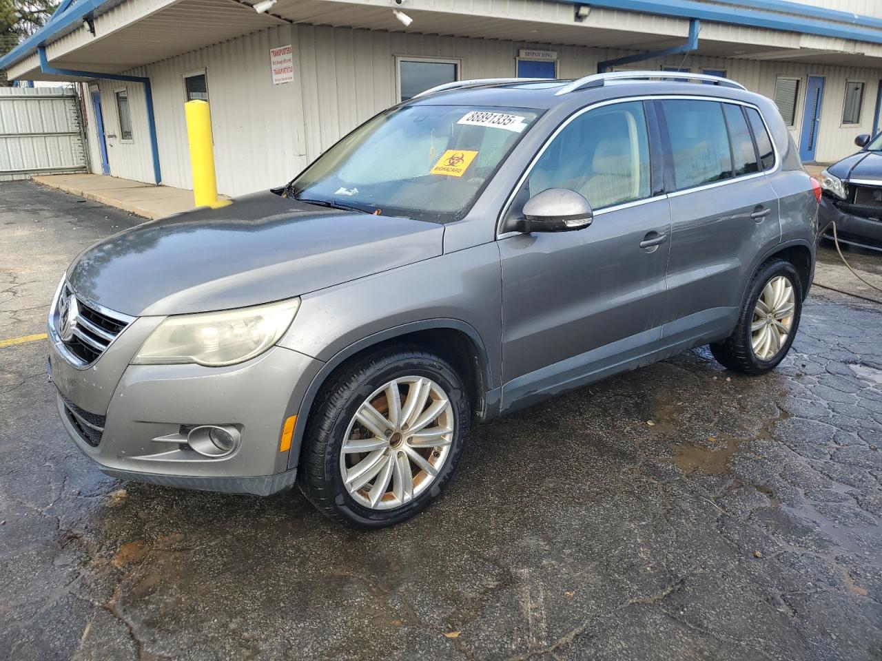 2009 Volkswagen Tiguan - Image 1