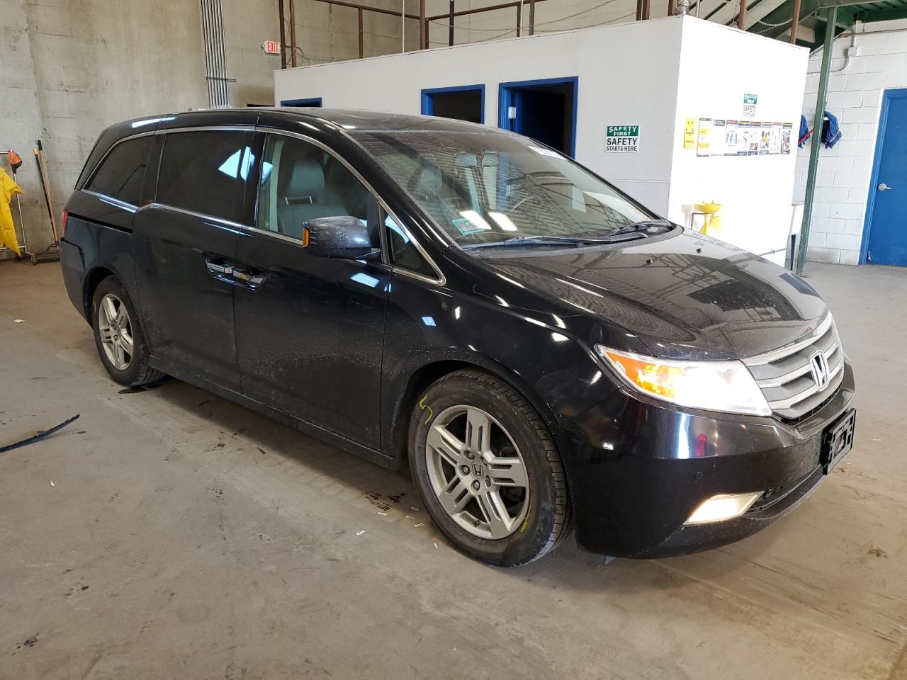 2011 Honda Odyssey - Image 4