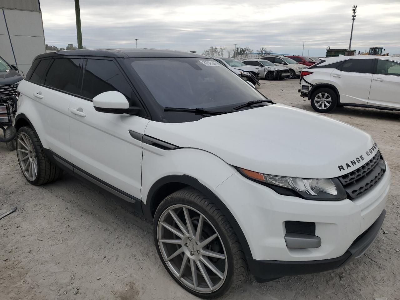 2015 Land Rover Range Rover - Image 4