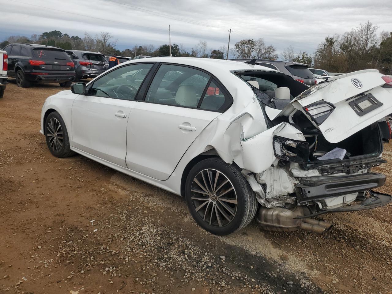 2016 Volkswagen Jetta - Image 2