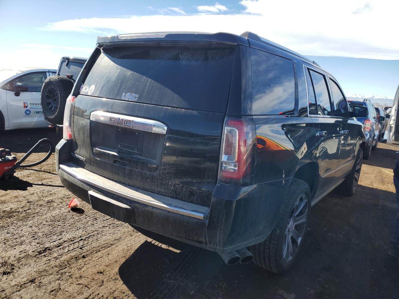 2017 GMC Yukon - Image 3