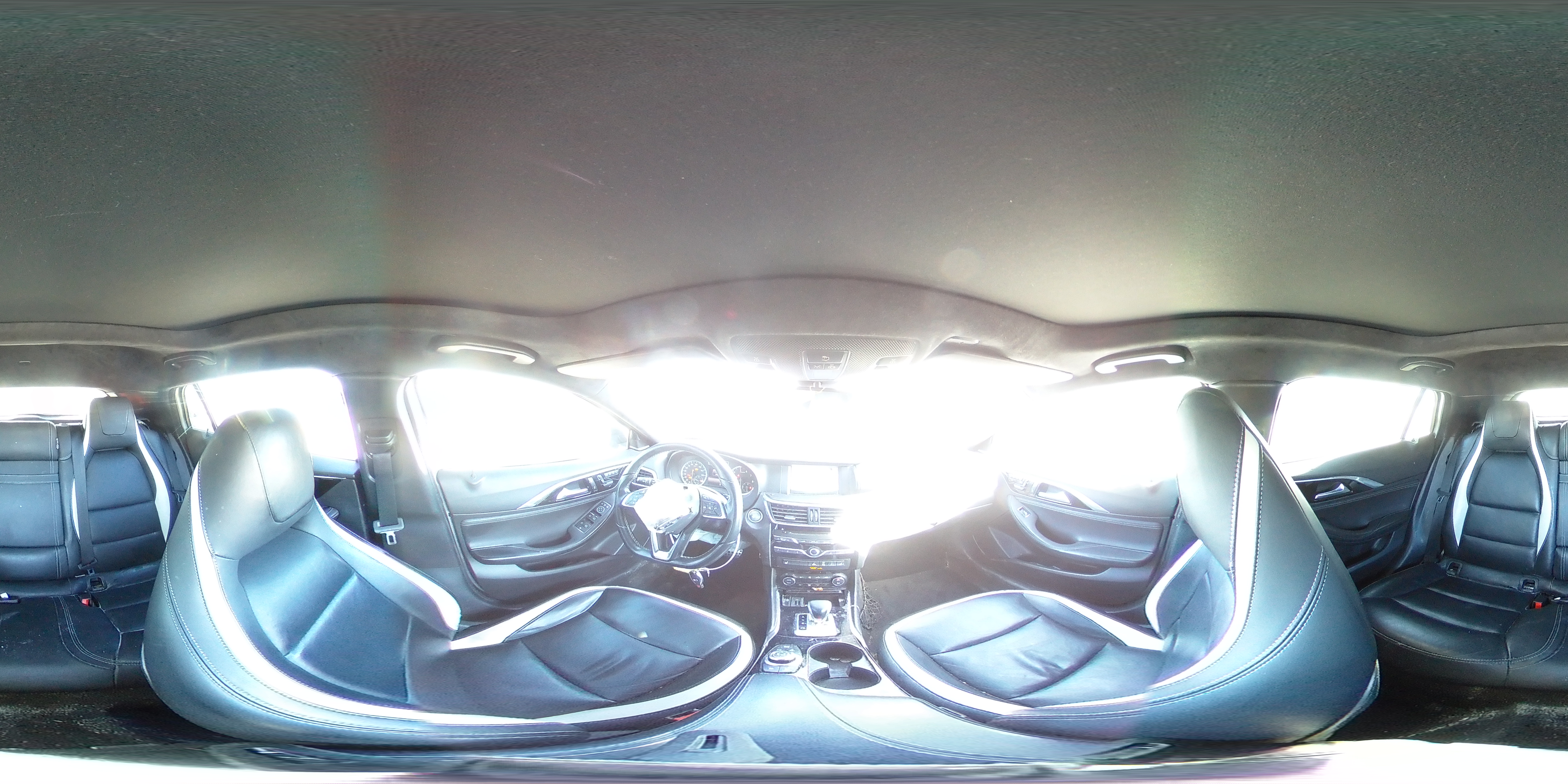 2018 Infiniti QX30 - Image 13