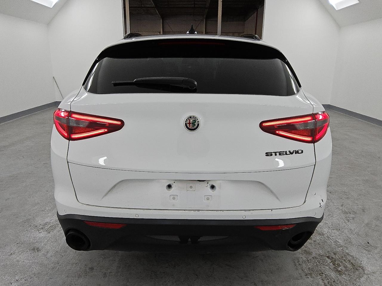 2020 Alfa Romeo Stelvio - Image 6