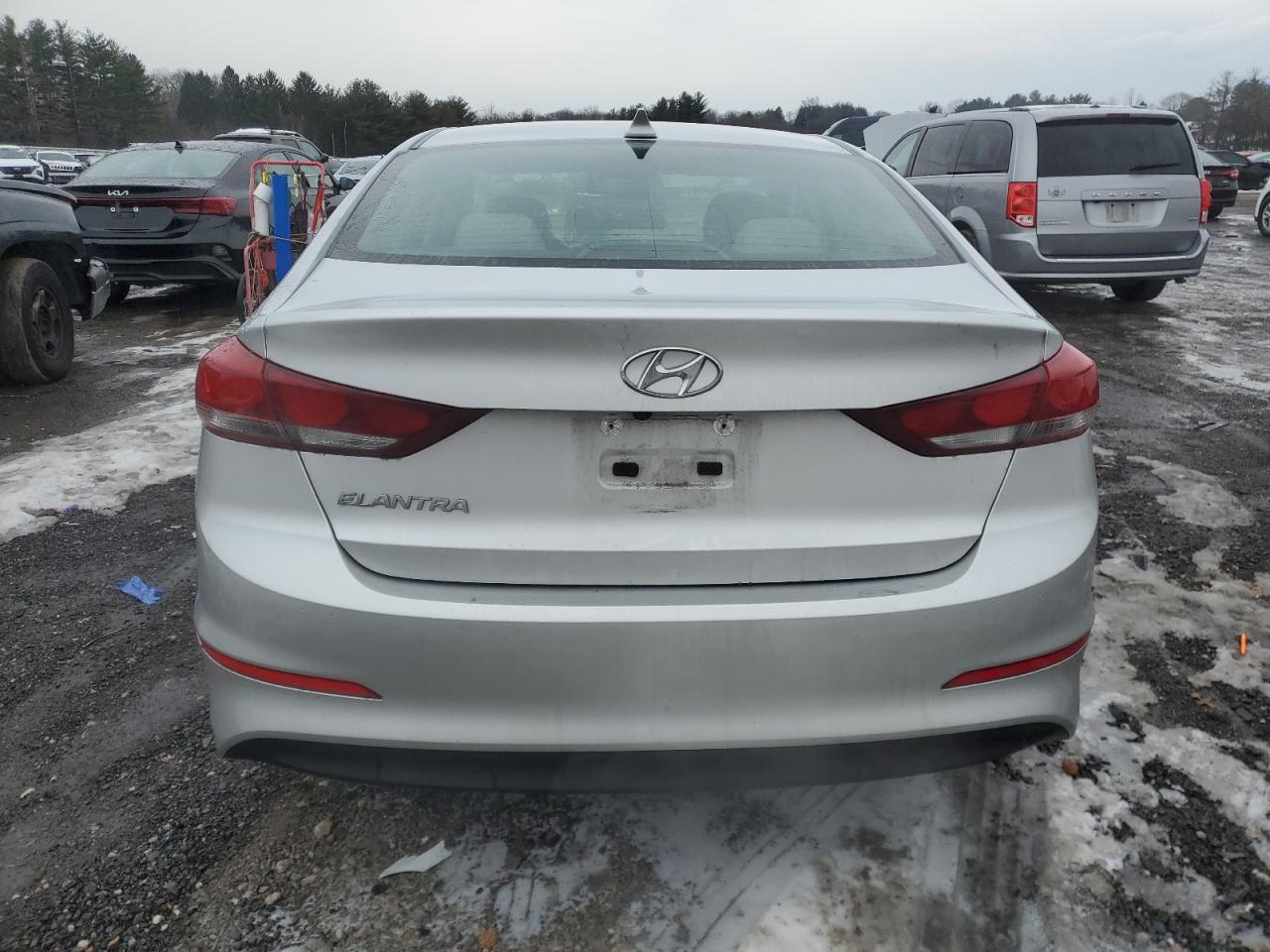 2018 Hyundai Elantra - Image 6