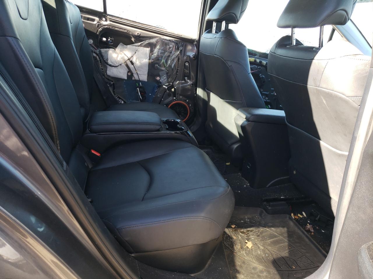 2017 Toyota Prius - Image 10