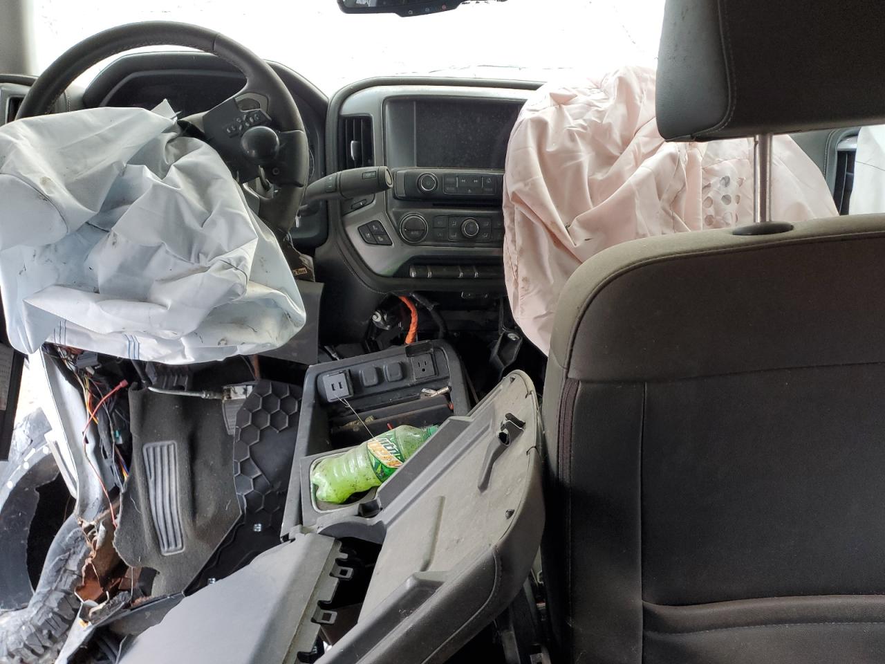 2016 Chevrolet Silverado - Image 8