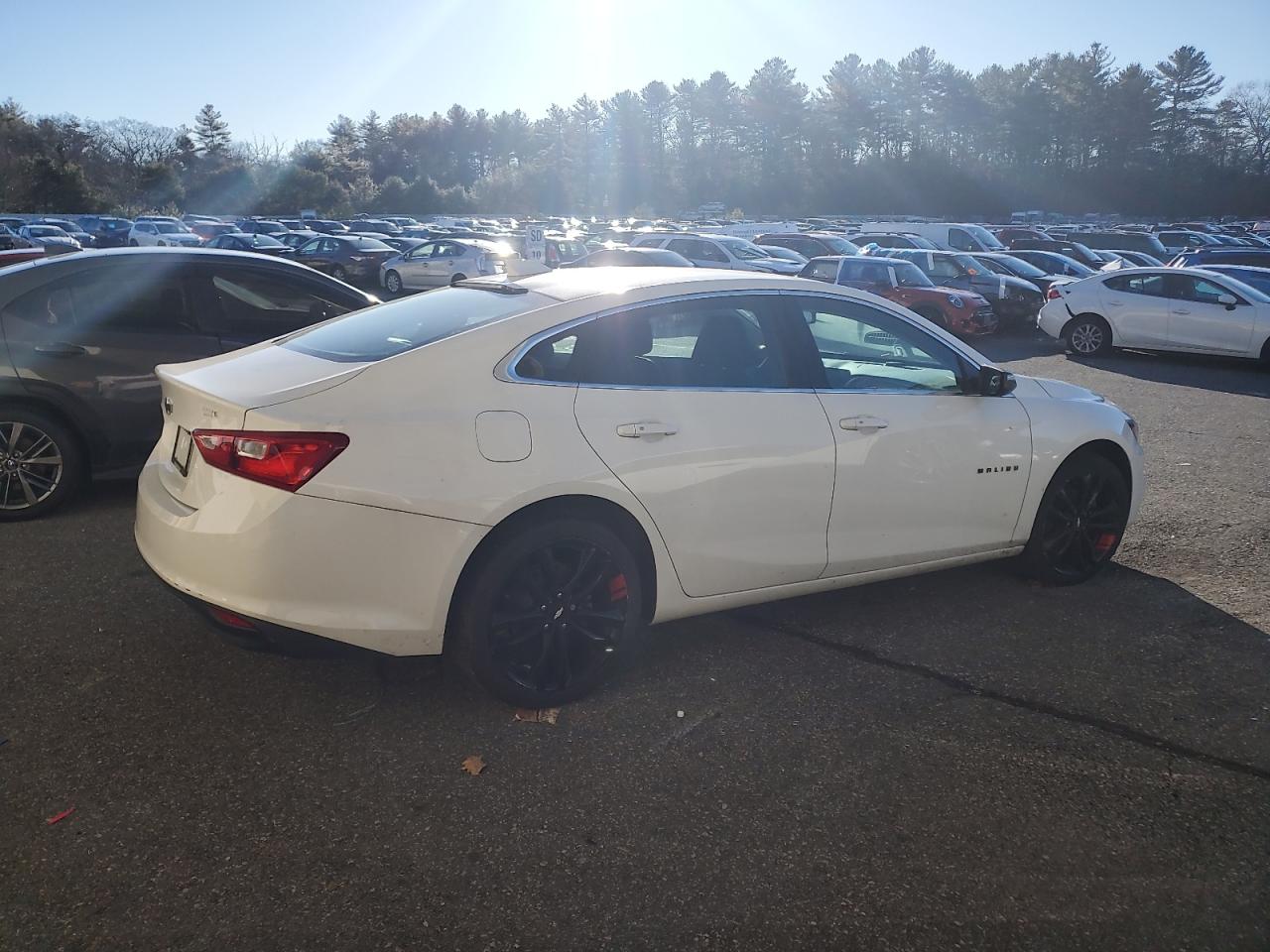 2018 Chevrolet Malibu - Image 3