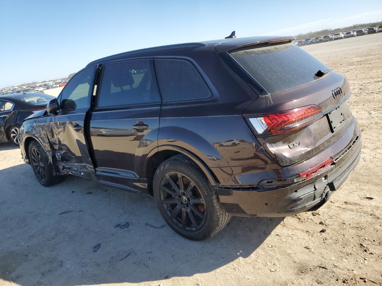 2022 Audi Q7 - Image 2