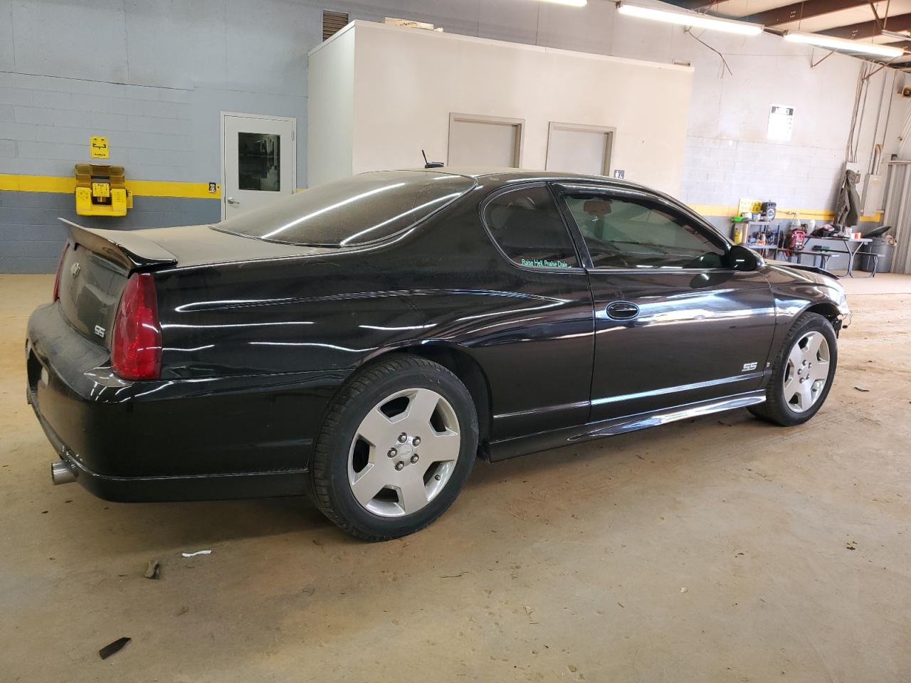 2006 Chevrolet Monte Carlo - Image 3