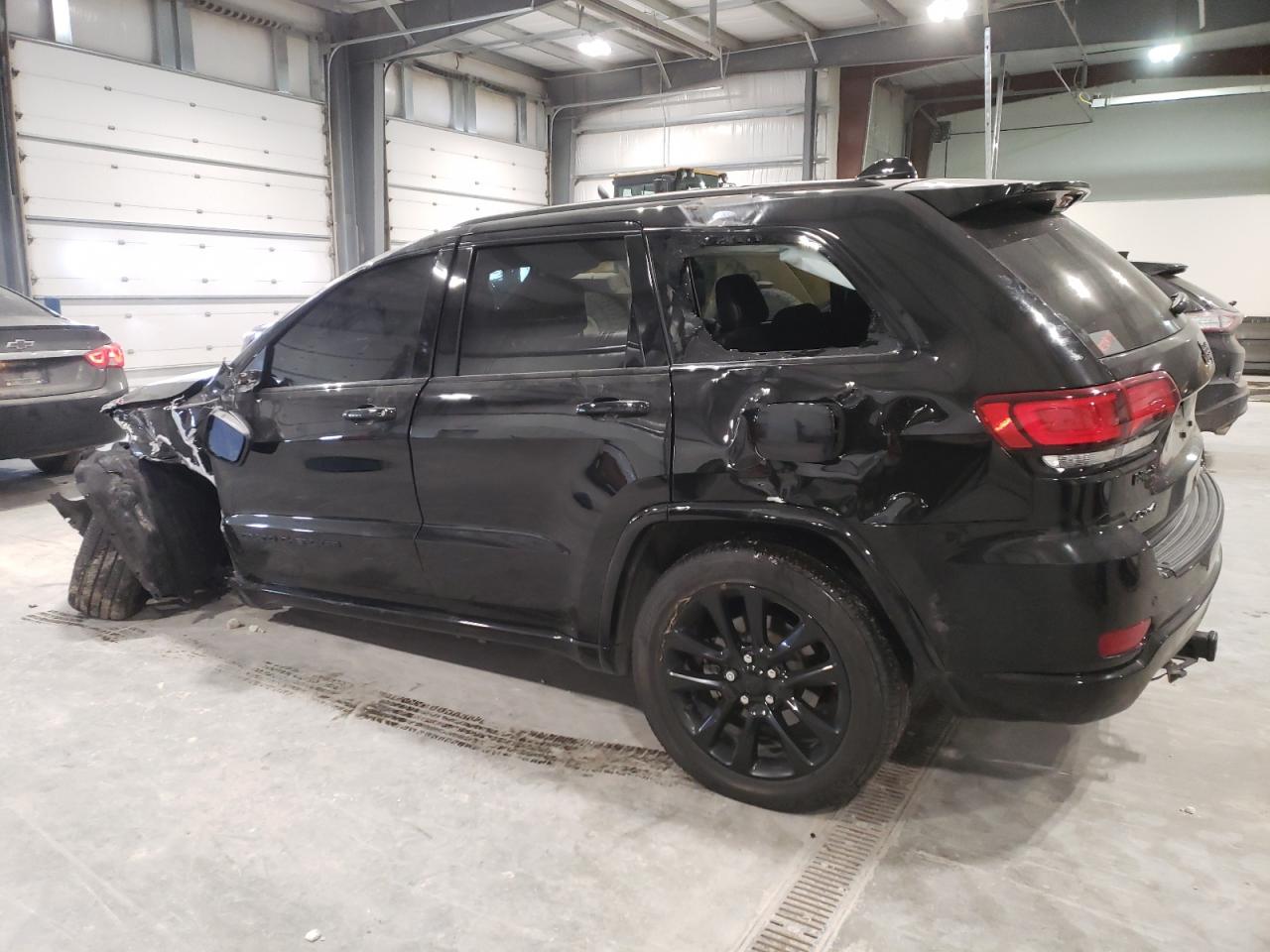 2020 Jeep Grand Cherokee - Image 2