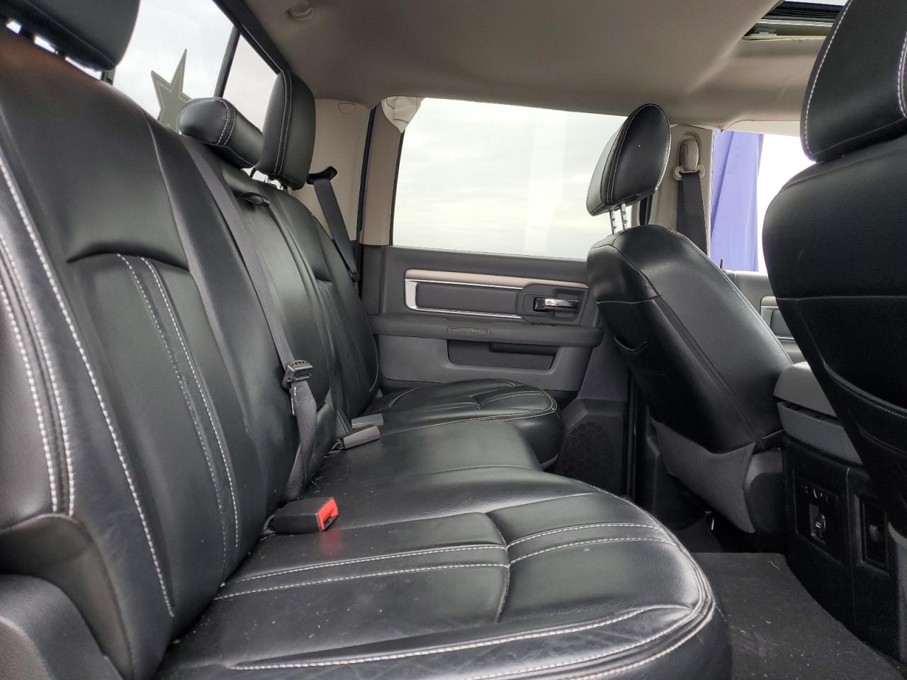 2016 RAM 1500 - Image 10