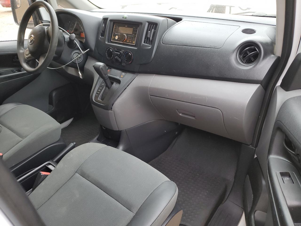 2016 Nissan NV - Image 8