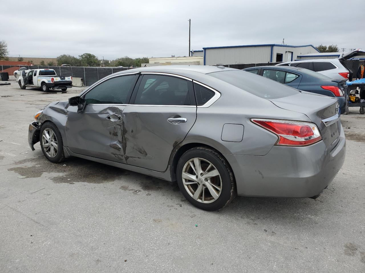 2015 Nissan Altima - Image 2