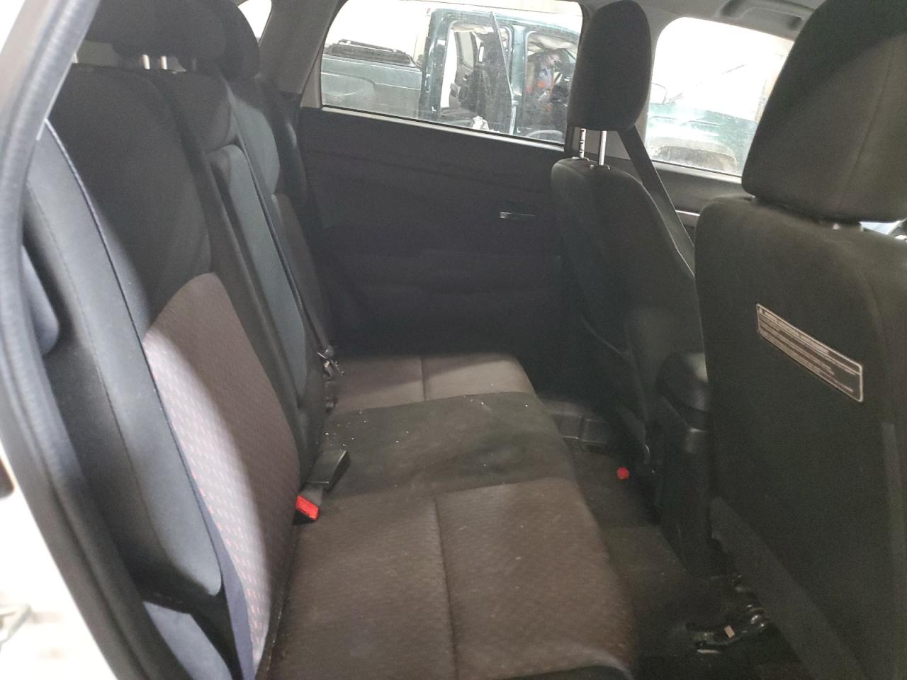 2018 Mitsubishi Outlander - Image 11