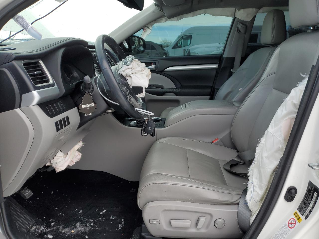 2014 Toyota Highlander - Image 7