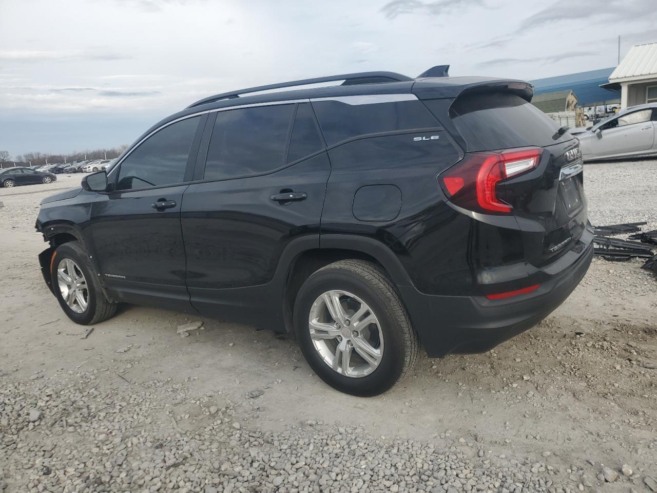 2022 GMC Terrain - Image 2
