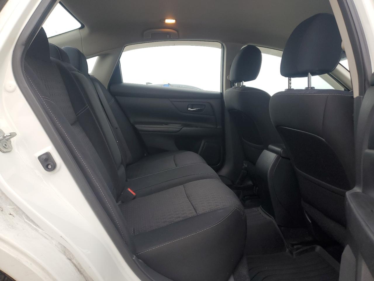 2016 Nissan Altima - Image 10