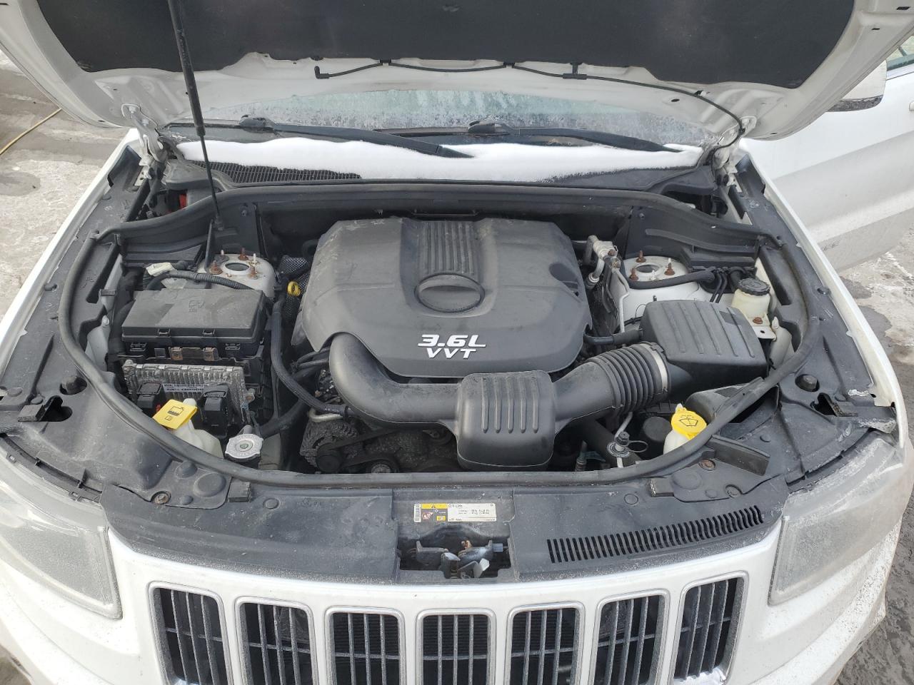 2014 Jeep Grand Cherokee - Image 12