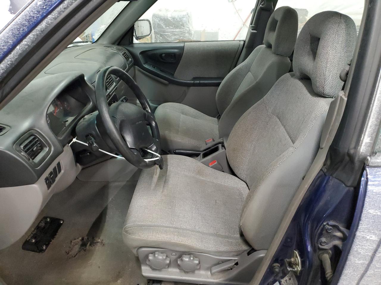 2001 Subaru Forester - Image 7