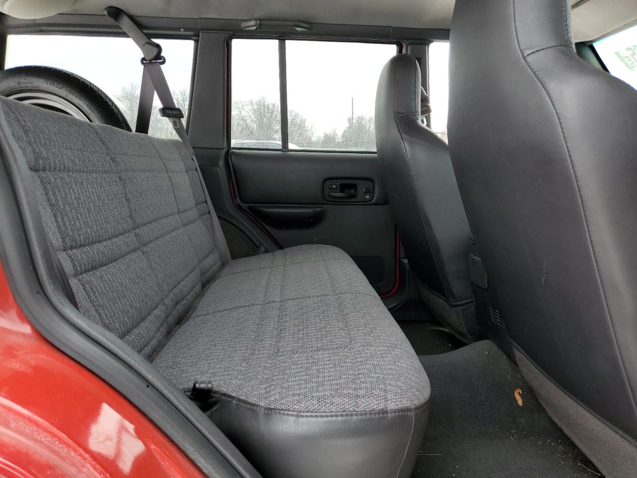 2001 Jeep Cherokee Sport VIN: 1J4FF48S61L586560 Lot: 87950165