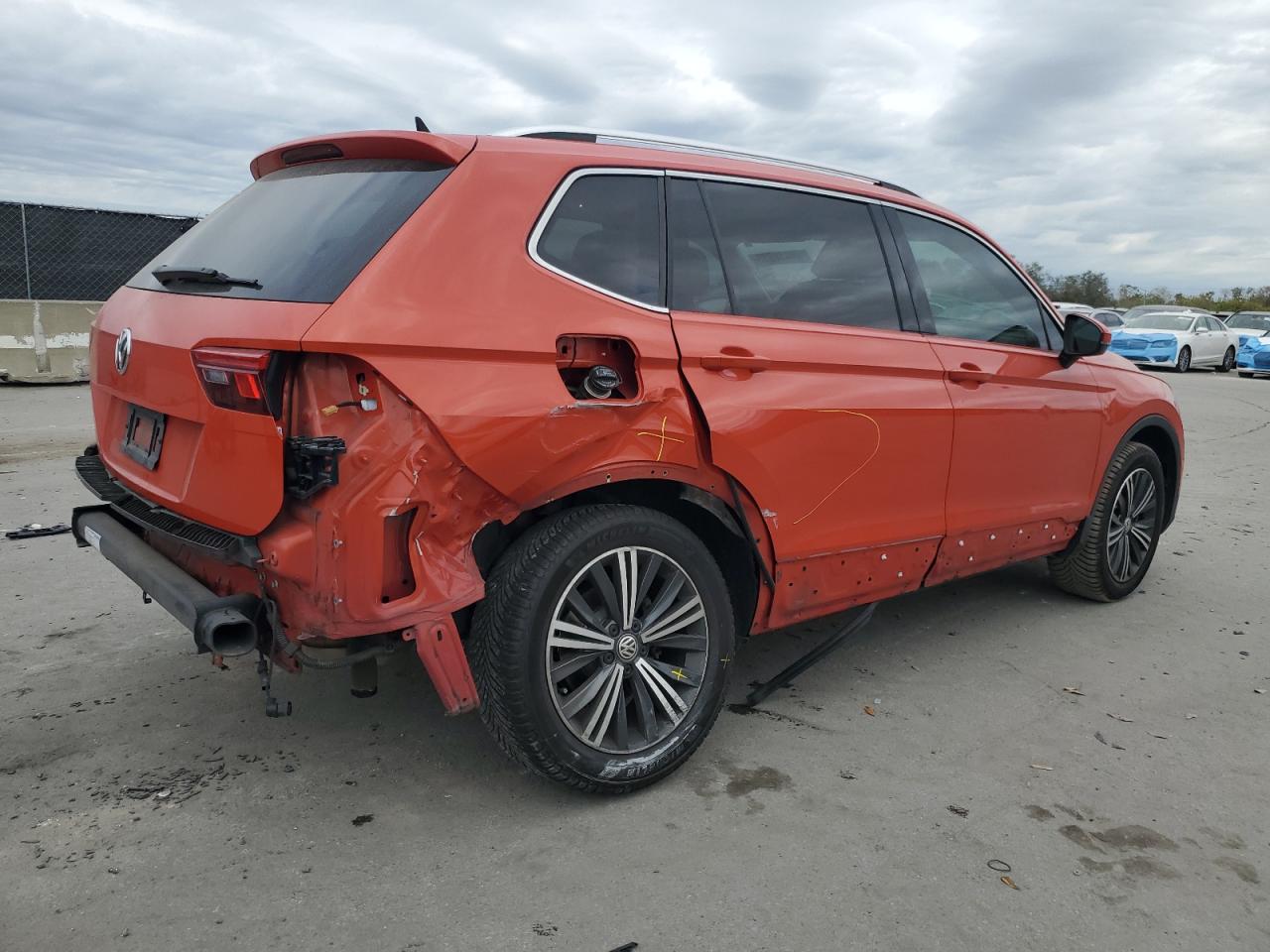 2019 Volkswagen Tiguan - Image 3