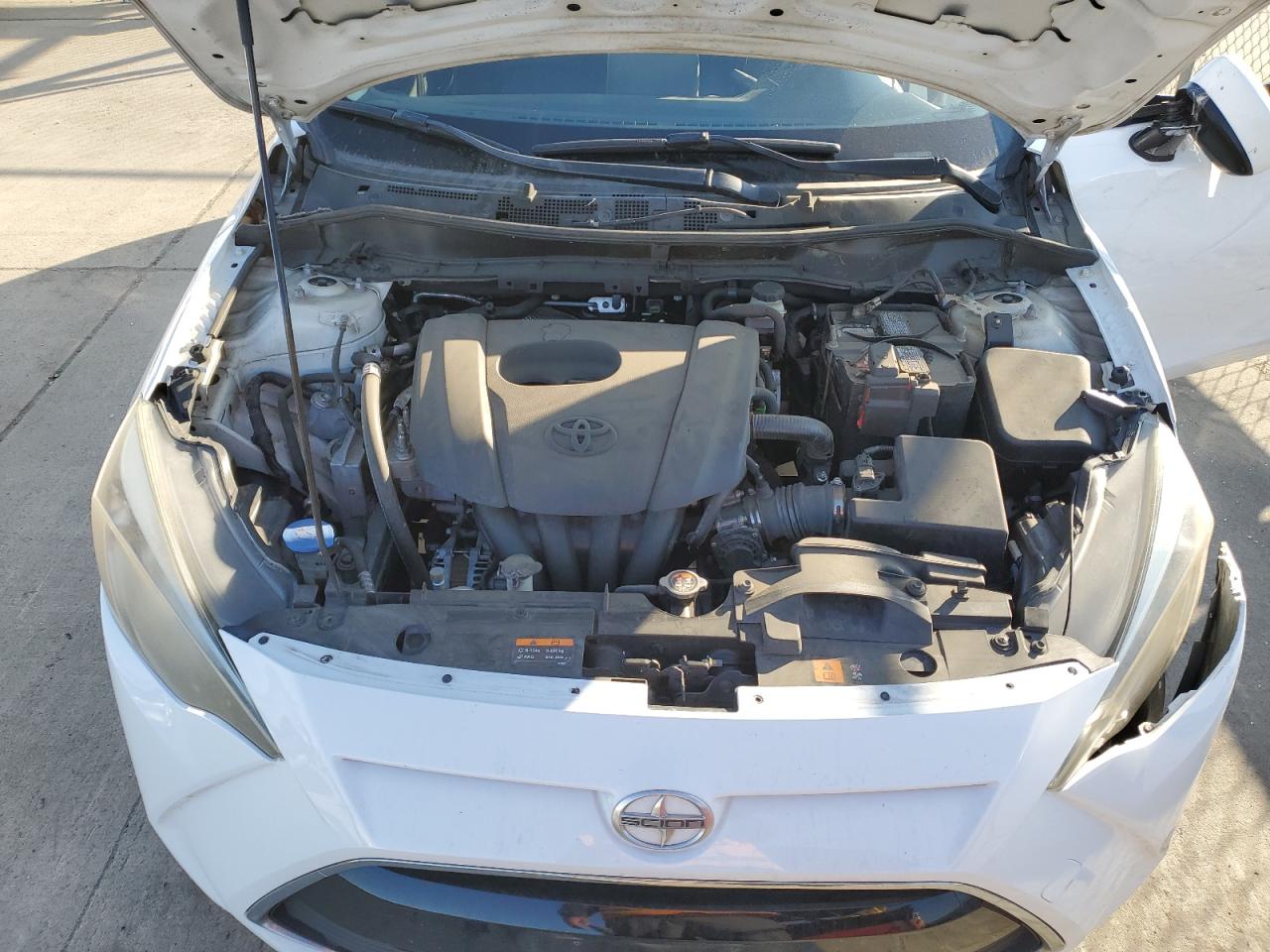 2016 Toyota iA - Image 11