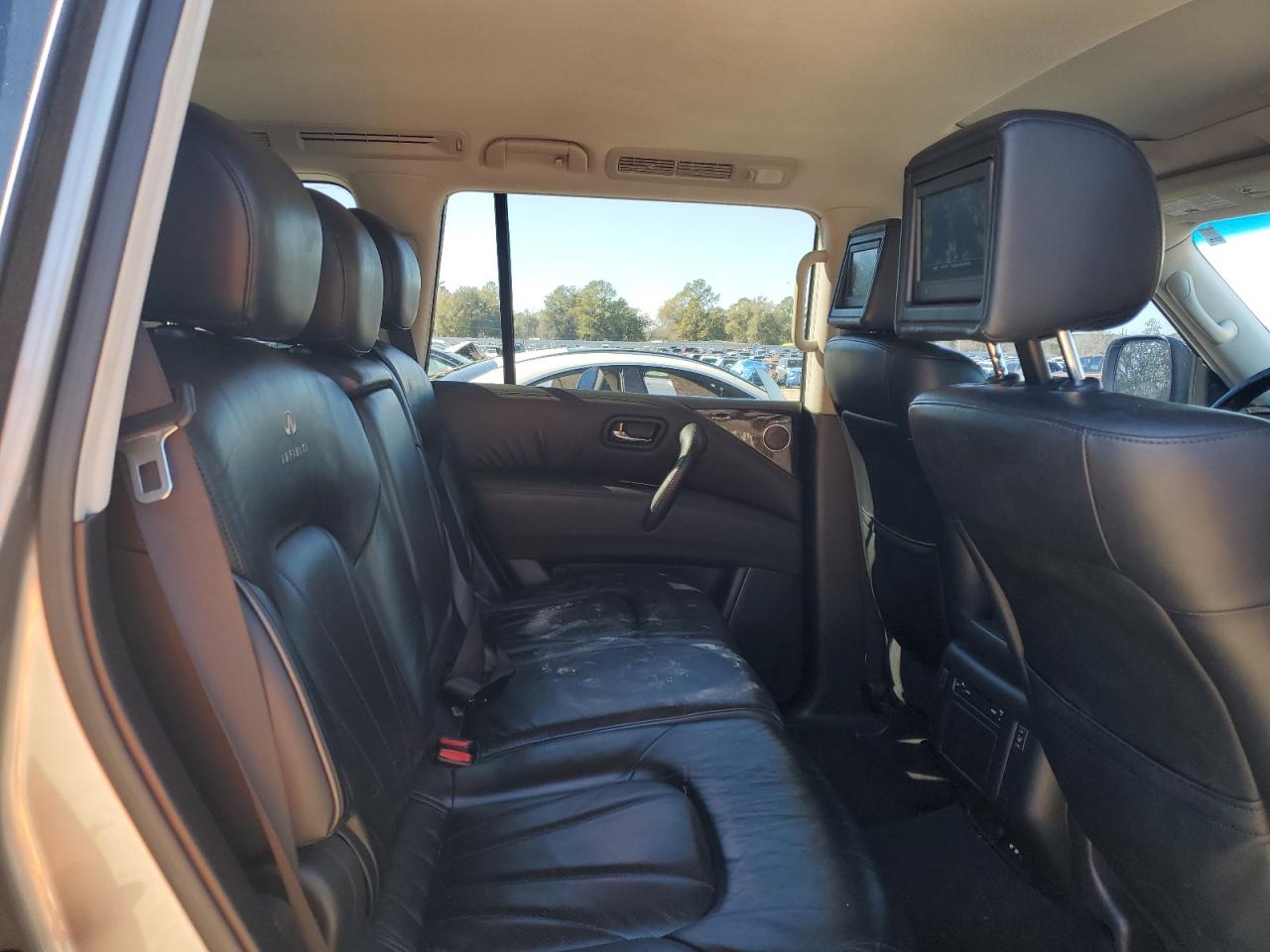 2011 Infiniti QX56 - Image 11