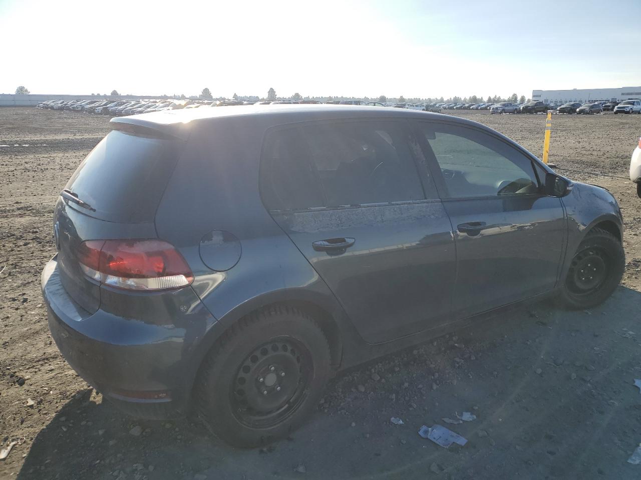 2010 Volkswagen Golf - Image 3