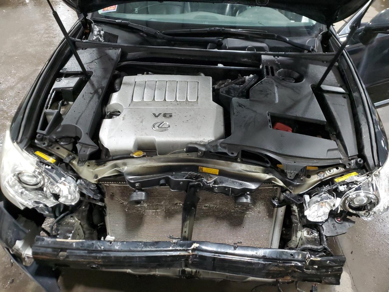 2011 Lexus ES - Image 11