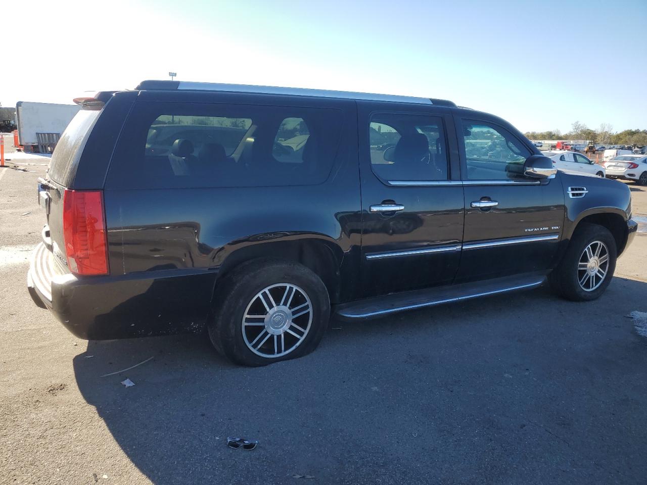 2011 Cadillac Escalade - Image 3